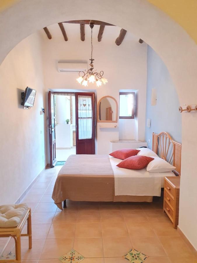 B&B La Goletta Di Salina Santa Marina Salina Exterior photo